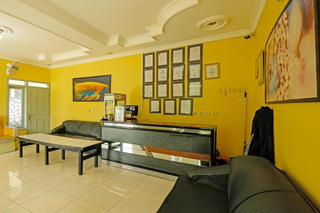 Oyo 92483 Hotel Kirana Salatiga Dış mekan fotoğraf